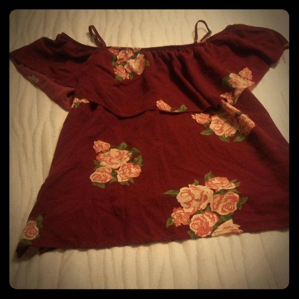 Off shoulders shirt